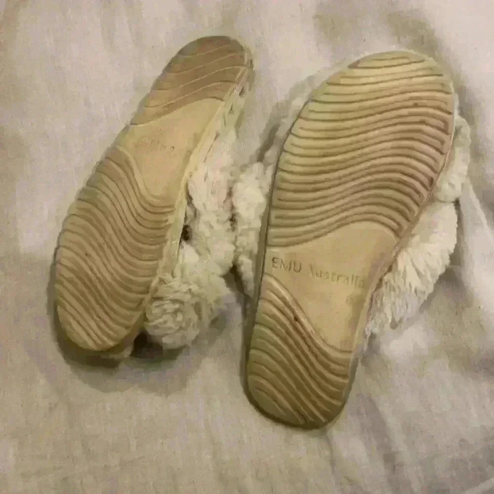 Emu Australia slippers size 7 - Picture 4 of 7